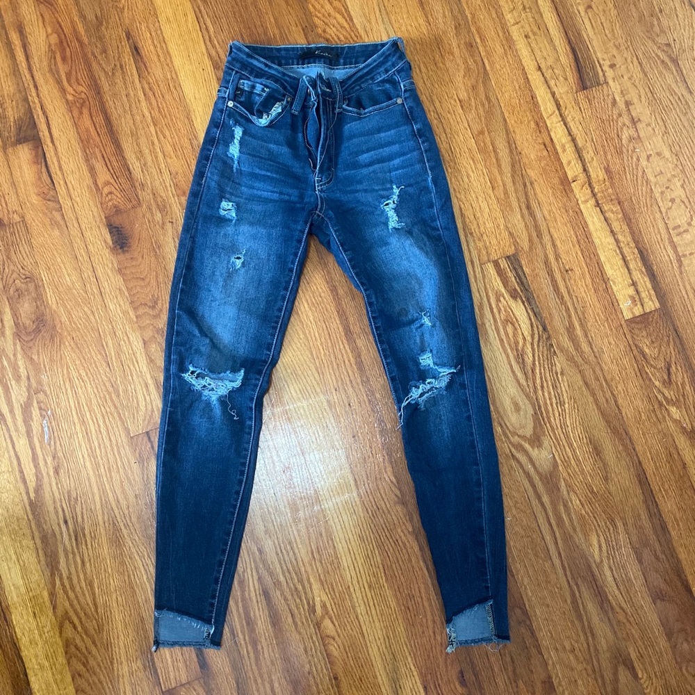 Kancan distressed hem jeans size 23